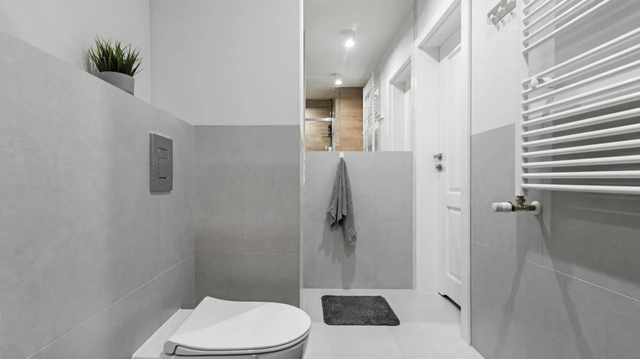 Zdjęcie Jak odnowić starą łazienkę bez remontu i zaoszczędzić czas oraz pieniądze