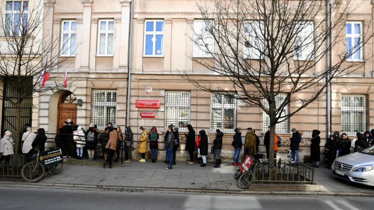 Zdjęcie Gdzie wyrobić paszport w Krakowie? Sprawdź lokalizacje, dokumenty i koszty!