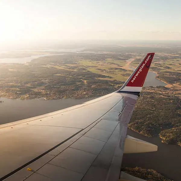 Zdjęcie Co można przewieźć w bagażu podręcznym do Norwegii? Oto ważne zasady