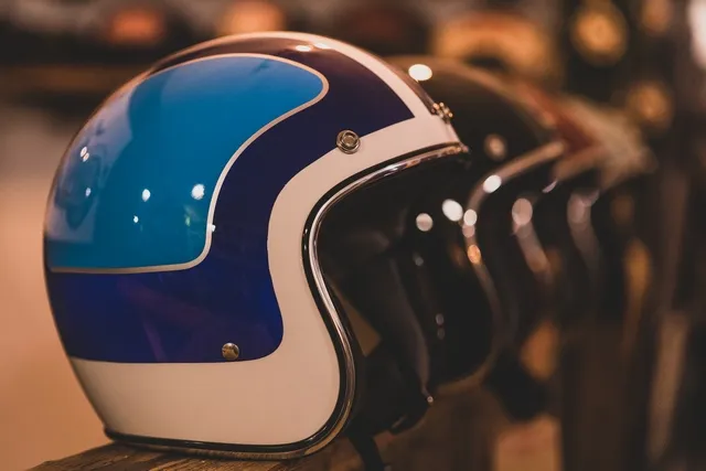 Zdjęcie Kask motocyklowy jaki wybrać: uniknij najczęstszych błędów przy wyborze