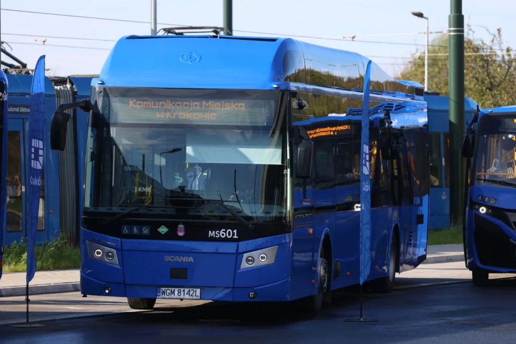 Zdjęcie Najlepsza aplikacja do śledzenia autobusów w Krakowie - porównanie