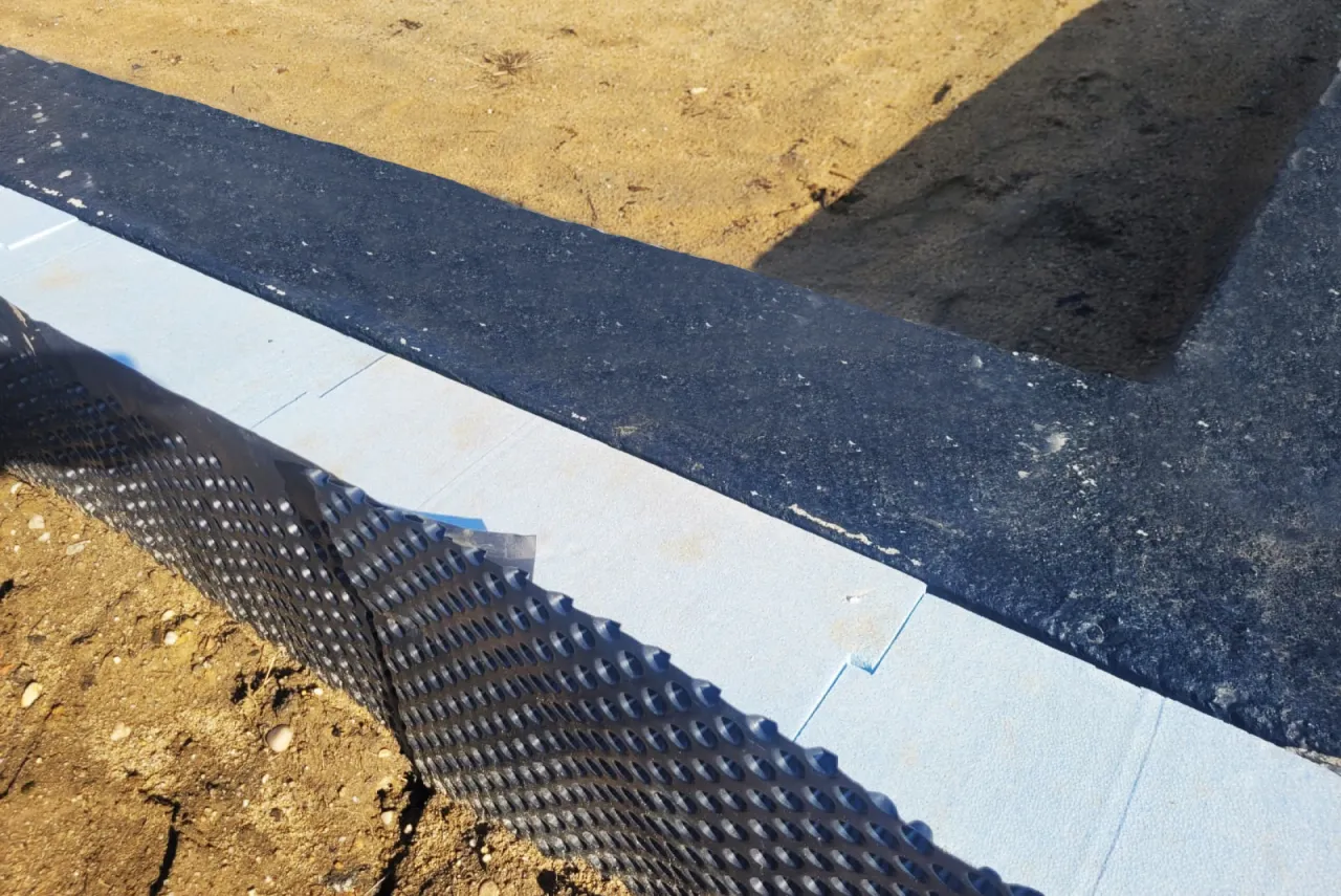Zdjęcie Jaki styropian na fundamenty? Wybierz najlepszy materiał izolacyjny