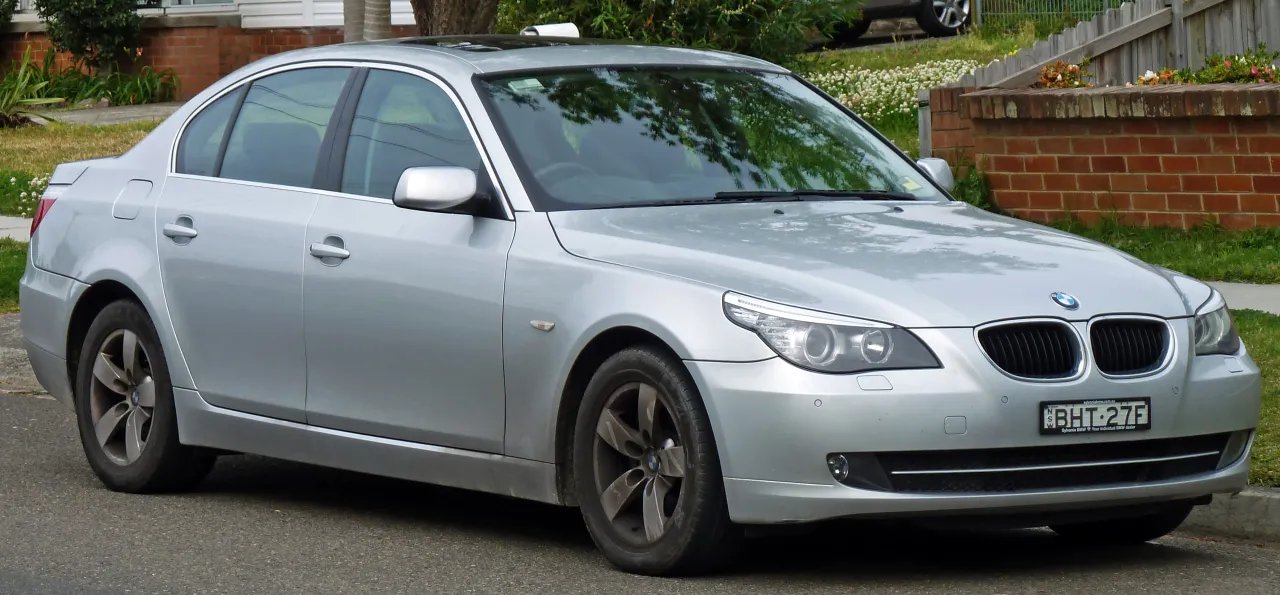 Zdjęcie BMW E60 520d: Kompletna Charakterystyka i Opinie Użytkowników