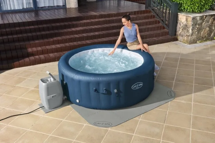 Zdjęcie Jak jacuzzi Lay-Z-Spa zmienia relaks w Twoim ogrodzie na zawsze