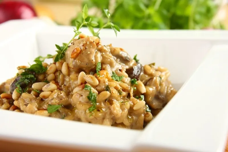 Zdjęcie Jak zrobić risotto z kurczakiem i pieczarkami – idealny przepis na obiad