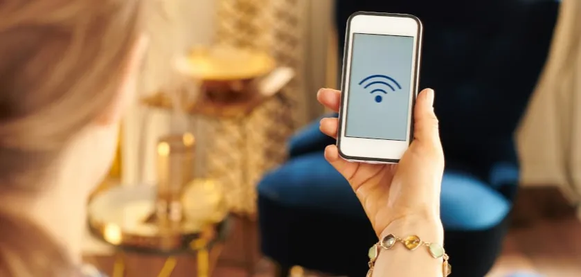Zdjęcie Co oznacza ikona słuchawki z WiFi? Rozwiązanie zagadki na smartfonie