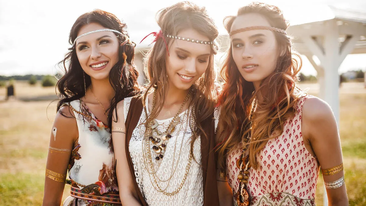 Zdjęcie Co oznacza styl boho i jak go wykorzystać w modzie oraz wnętrzach