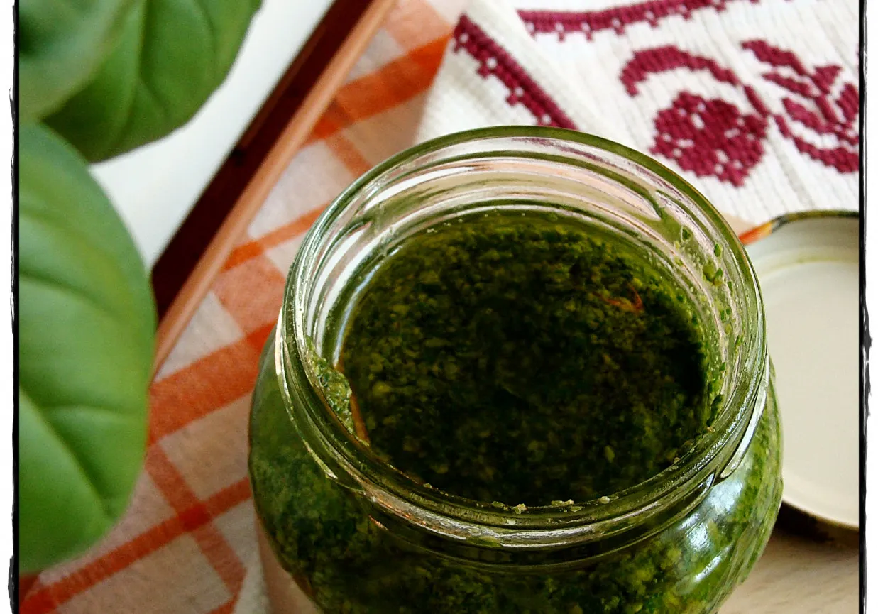 Zdjęcie Jak zrobić pesto z bazylii na zimę - proste przepisy i porady przechowywania