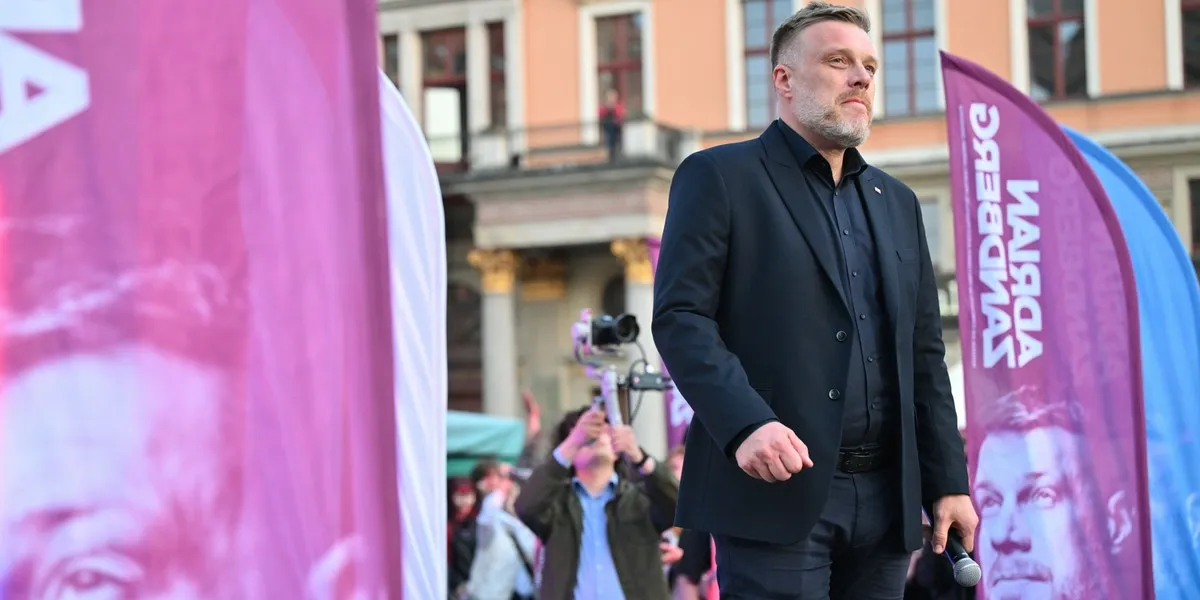 Zdjęcie Kim jest Adrian Zandberg? Fakty o polityku, jego rodzinie i osiągnięciach