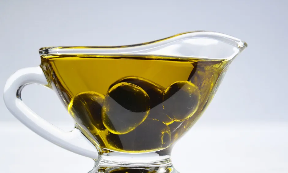 Zdjęcie Dlaczego oliwa z oliwek jest gorzka? Odkryj tajemnice smaku i zdrowia