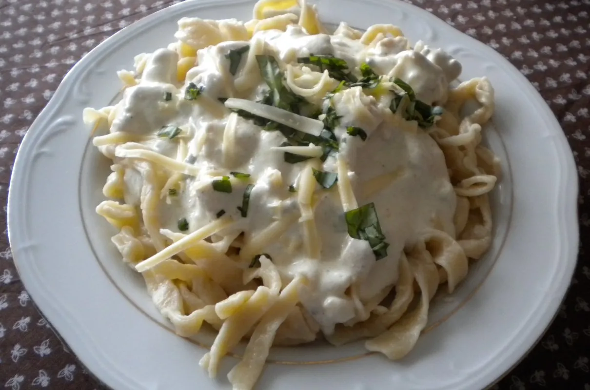 Zdjęcie Penne quattro formaggi: prosty przepis na pyszne danie serowe