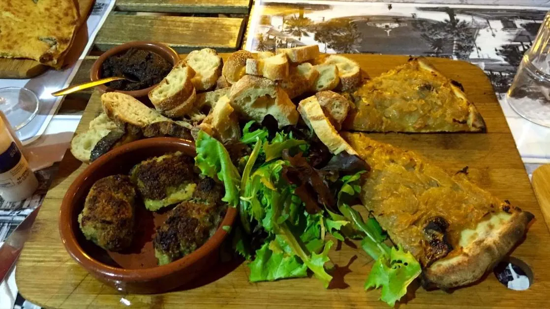 Zdjęcie Gdzie zjeść w Nicei? Odkryj najlepsze restauracje i lokale gastronomiczne