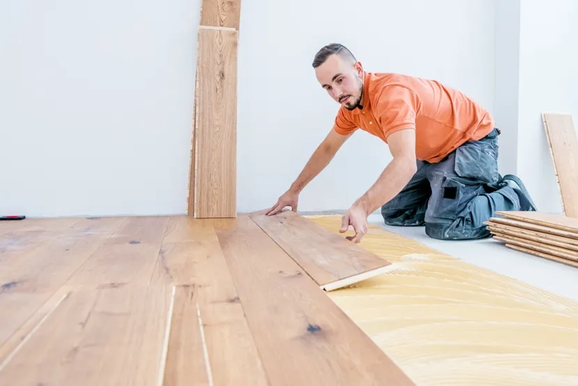 Zdjęcie Dylatacja paneli co ile: unikaj błędów w instalacji podłóg