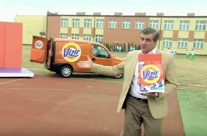 Zdjęcie Kto reklamuje proszek Vizir? Poznaj ambasadora marki i jej wpływ