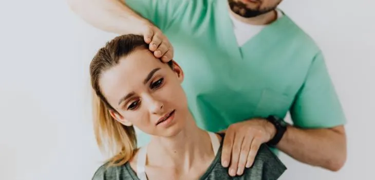 Zdjęcie Kim jest fizjoterapeuta i jakie ma kluczowe umiejętności w pracy?