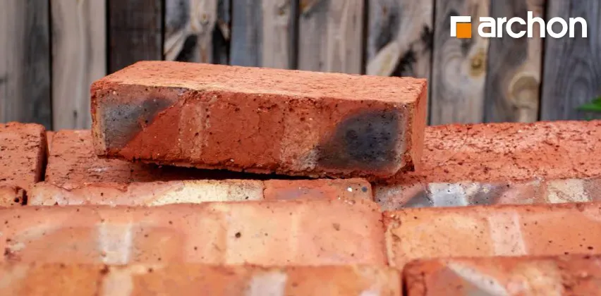 Zdjęcie Cegła szamotowa jak długo trzyma ciepło? Zaskakujące fakty!