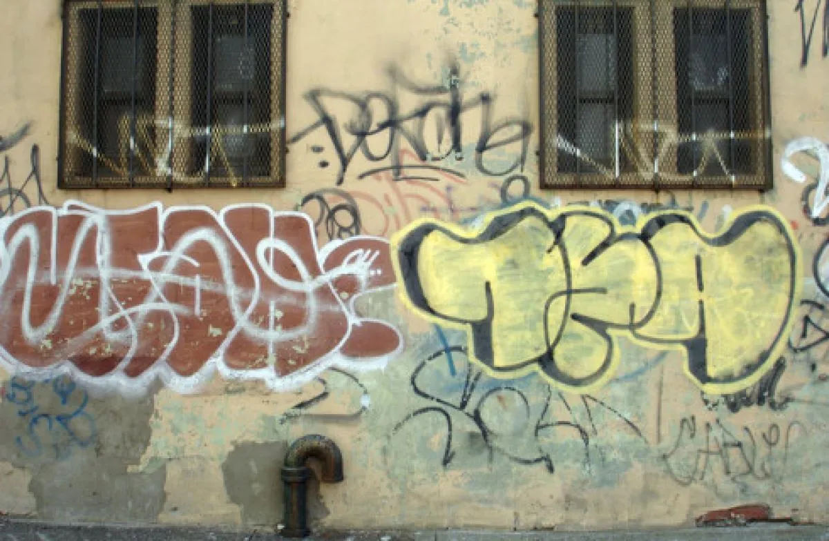 Zdjęcie Graffiti przestępstwo czy wykroczenie? Zrozum, co grozi za szkody