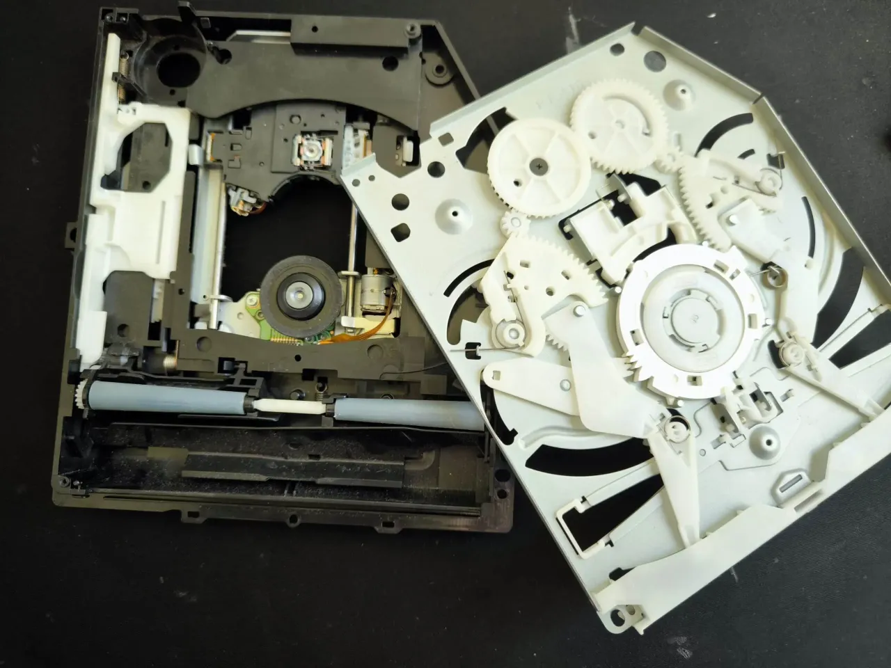Zdjęcie Jakie problemy mogą wystąpić z płytami do PS4 i jakie są możliwe rozwiązania?