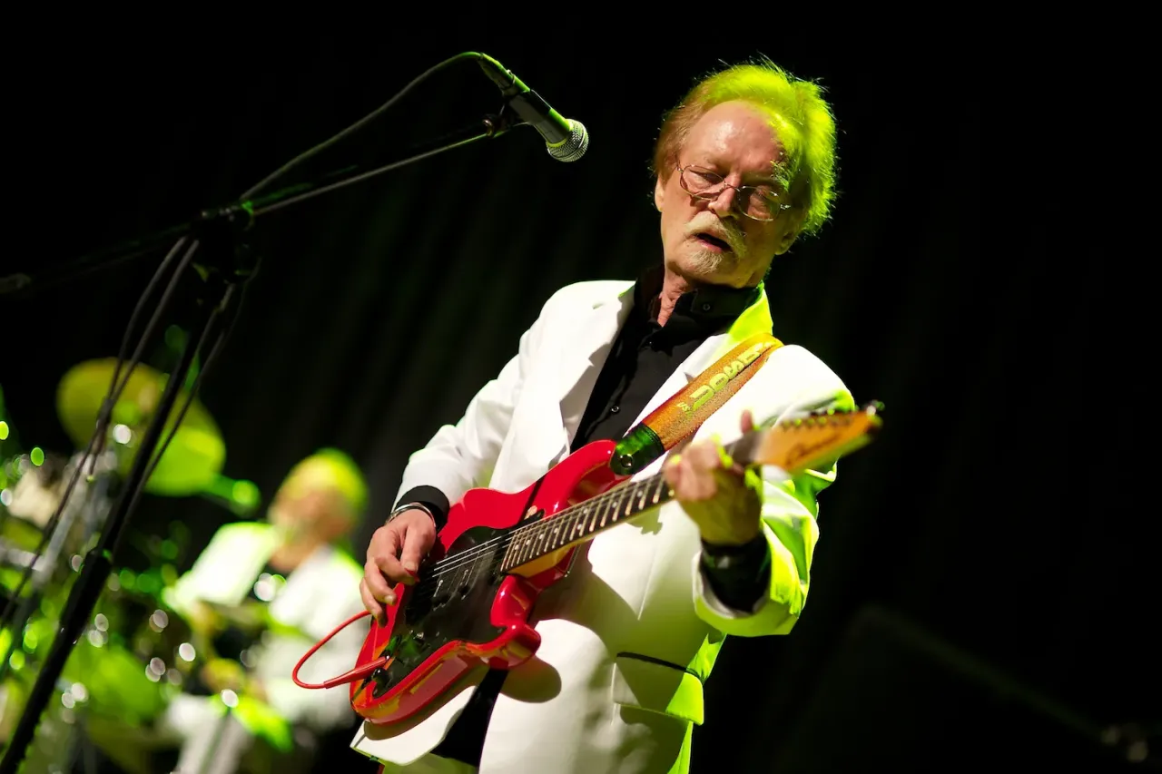 Zdjęcie Ile trwa koncert czerwonych gitar? Dowiedz się, co warto wiedzieć