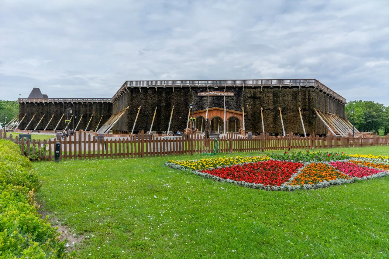 Zdjęcie Co zwiedzić w Inowrocławiu? Park Solankowy, zabytki i atrakcje