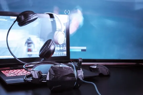 Zdjęcie Jak podłączyć PS5 do laptopa i cieszyć się grami bez problemów