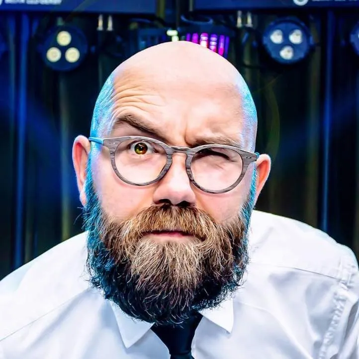 Zdjęcie Ile kosztuje DJ na studniówkę? Sprawdź ceny i oferty DJ-ów