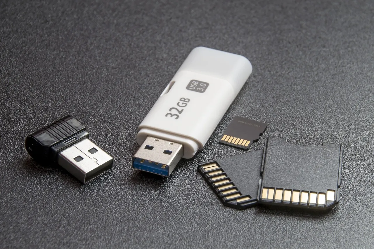 Zdjęcie Jak zrobić obraz płyty na pendrive i uniknąć utraty danych