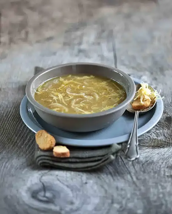 Zdjęcie Recette soupe à l'oignon simple : savourez un plat réconfortant rapidement