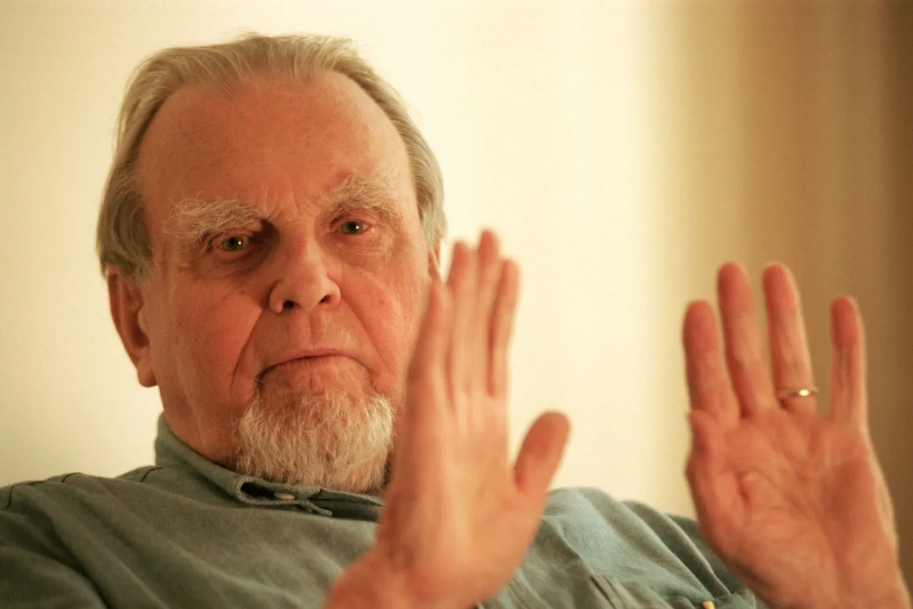 Zdjęcie Czesław Miłosz - autor książki piesek przydrożny i jego twórczość