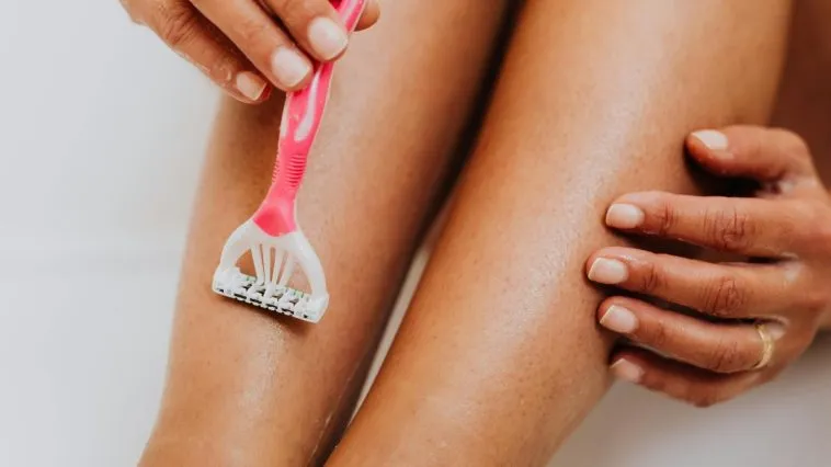 Zdjęcie Co na truskawkowe nogi: skuteczne metody na gładką skórę