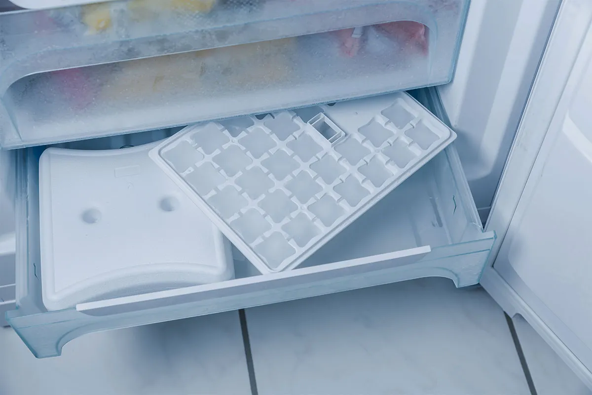 Zdjęcie Ile prądu pobiera lodówka Polar? Sprawdź, ile zapłacisz za prąd