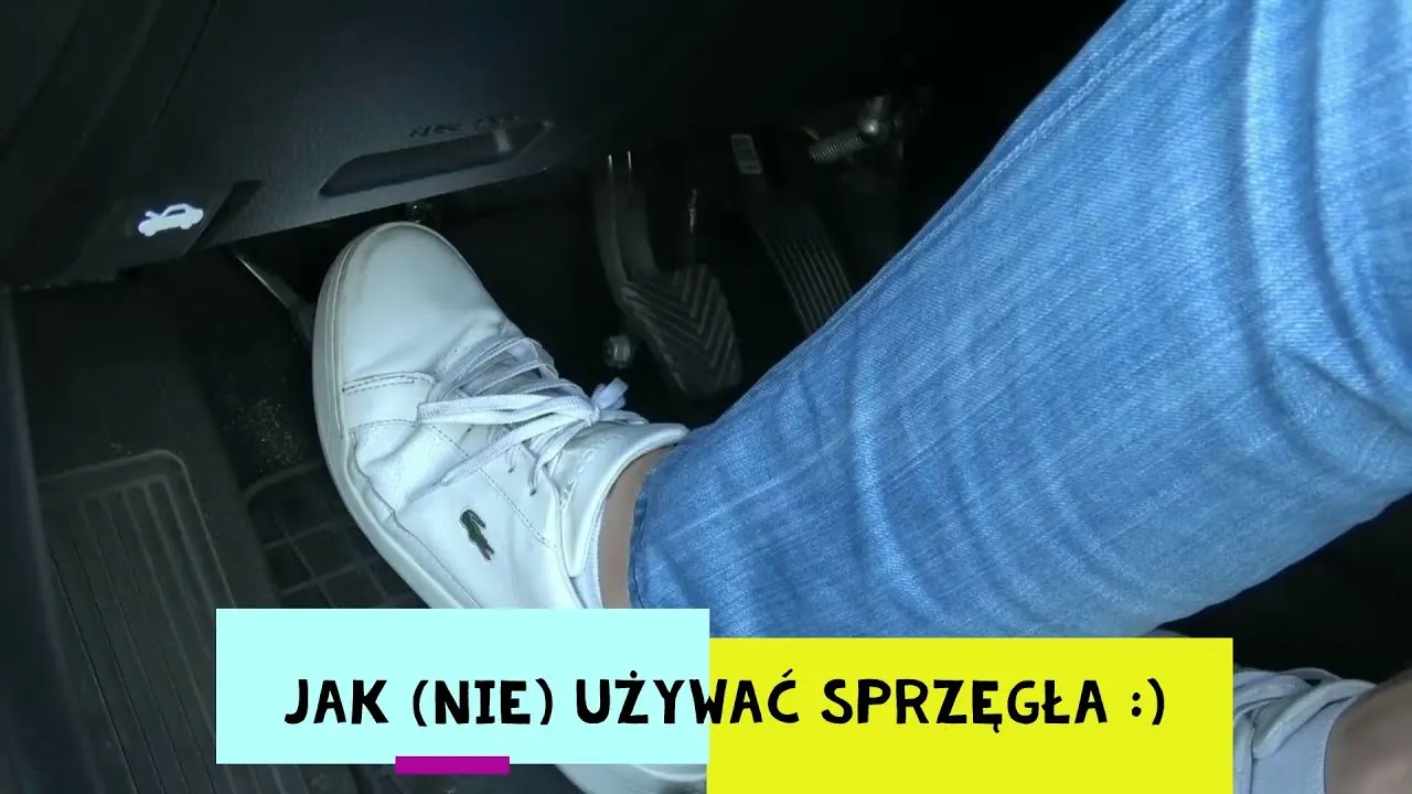 Zdjęcie Jak trzymać nogę na sprzęgle, aby uniknąć kosztownego zużycia?