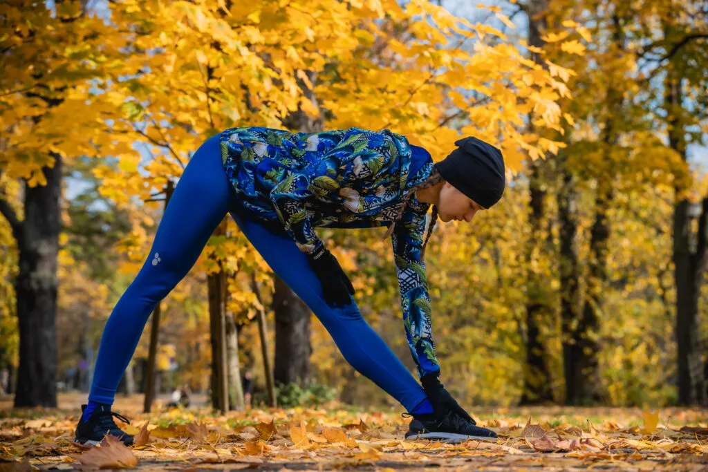 Zdjęcie W czym biegać jesienią, aby uniknąć zimna i być widocznym?