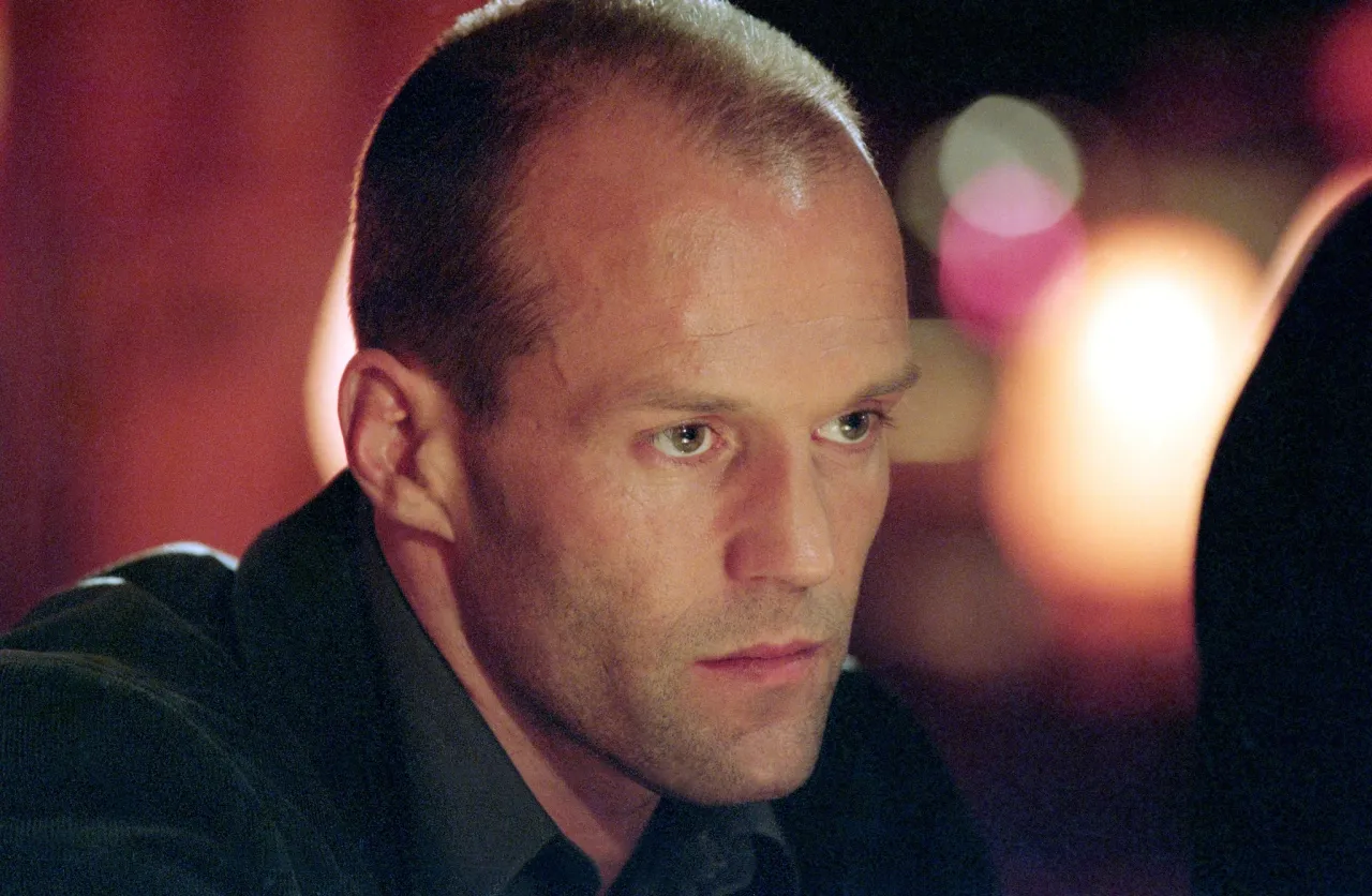 Zdjęcie Jason Statham jako aktor z filmu Transporter – jego niezapomniana rola