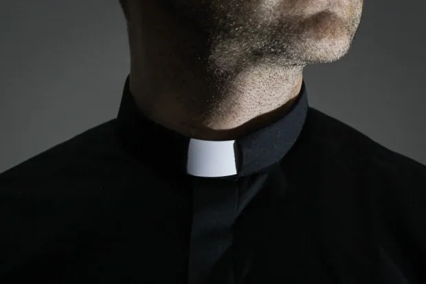 Zdjęcie Czy wypisanie się z religii to grzech? Moralne konsekwencje