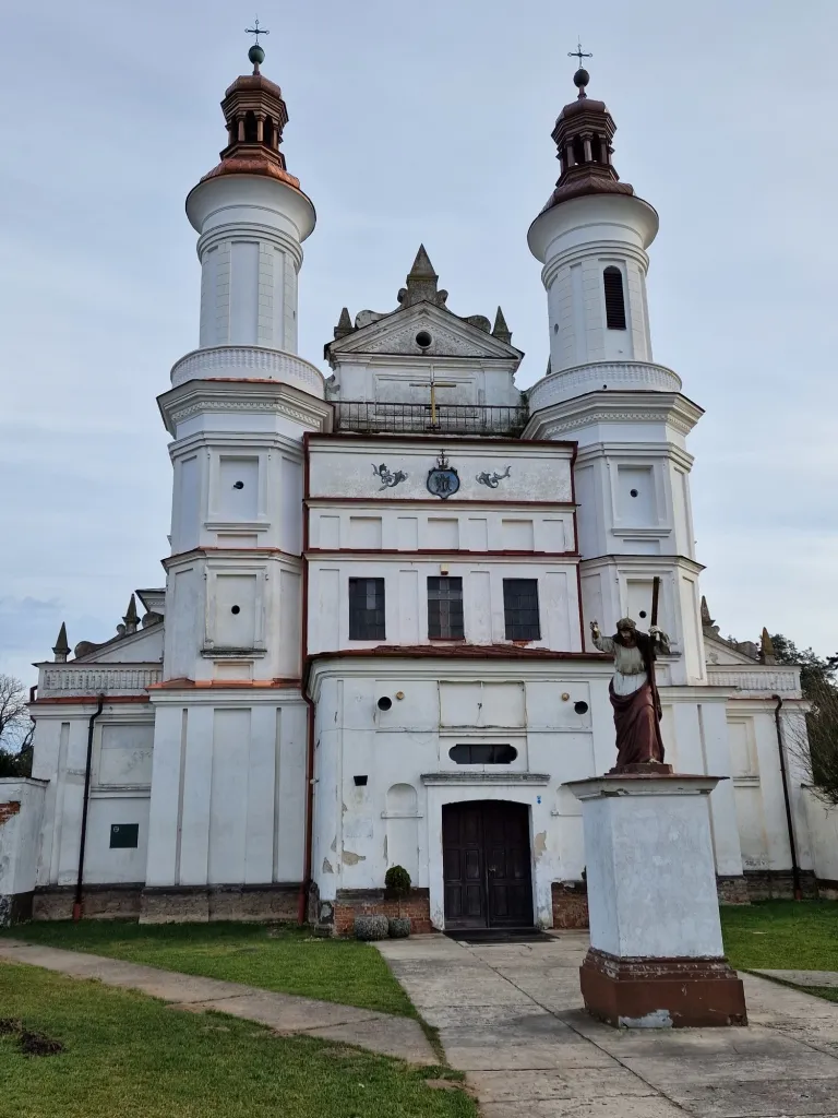 Zdjęcie Wysokie Koło sanktuarium: historia, cuda i pielgrzymki, które zachwycają