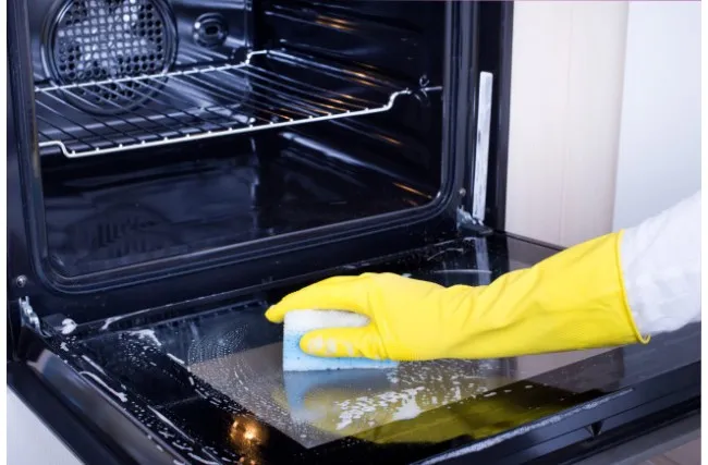 Zdjęcie Skuteczne sposoby na czyszczenie blachy z piekarnika bez wysiłku