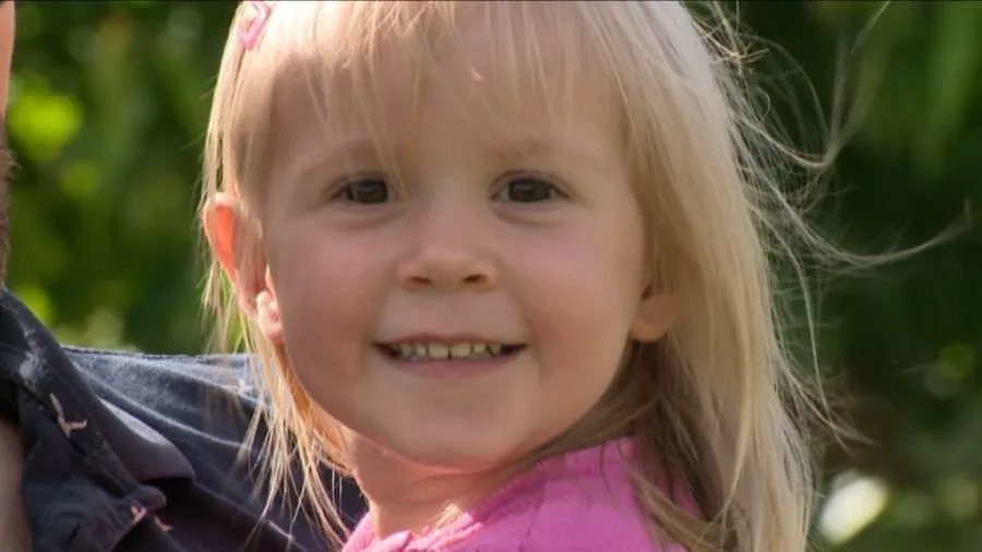 Zdjęcie Babygirl: Dramatyczna historia, która podbiła Francję - Analiza
