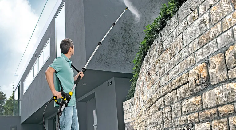 Zdjęcie Ile kosztuje mycie elewacji Karcherem? Ceny, które zaskakują