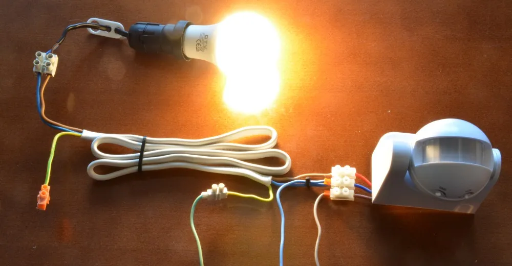 Zdjęcie Jak podłączyć czujnik ruchu - uniknij najczęstszych błędów w instalacji