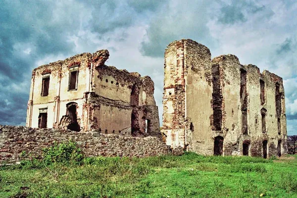 Zdjęcie Zamek w Bodzentynie: Fascynująca historia i ukryte tajemnice