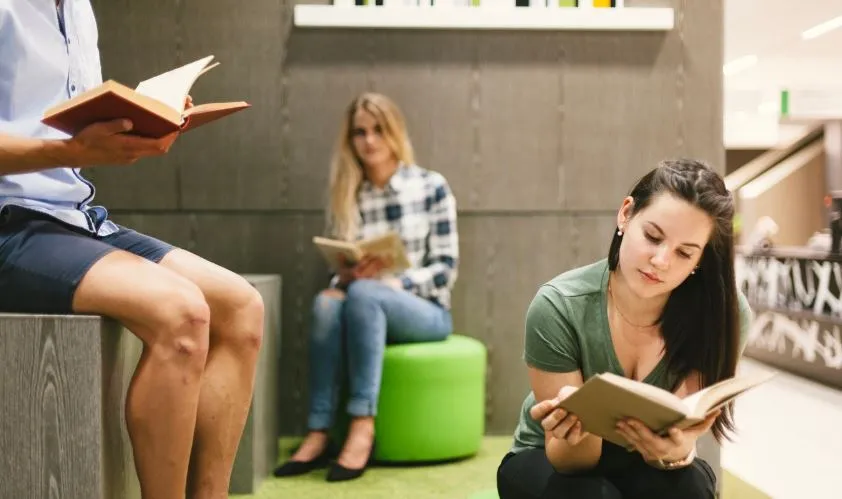 Zdjęcie Co po studiach psychologicznych? Odkryj nieoczywiste ścieżki kariery