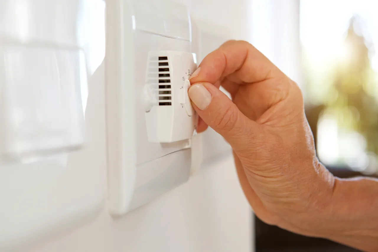 Zdjęcie Jak ustawić termostat na grzejniku, aby oszczędzać energię i ciepło