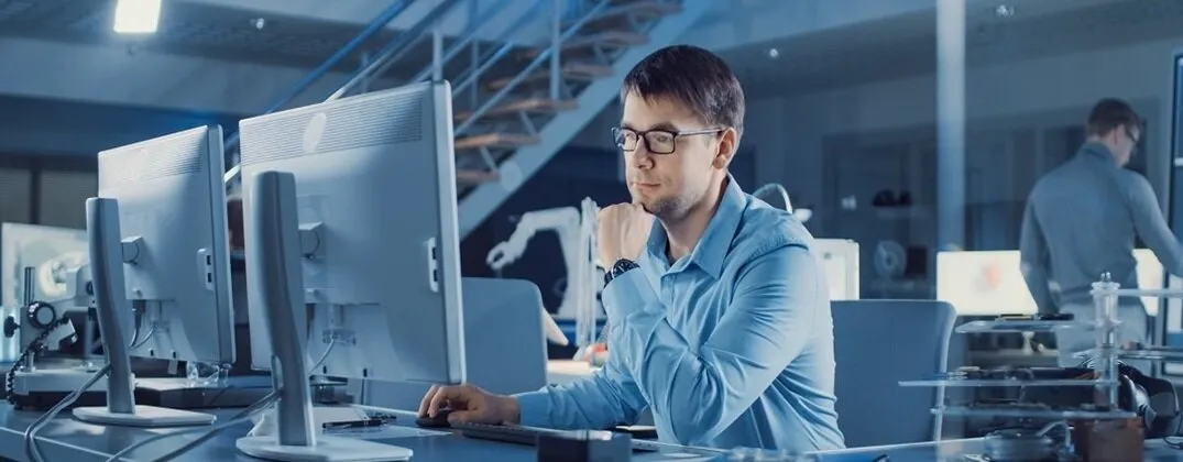 Zdjęcie Jak zresetować monitor? Praktyczny przewodnik krok po kroku na rozwiązanie problemów z wyświetlaczem