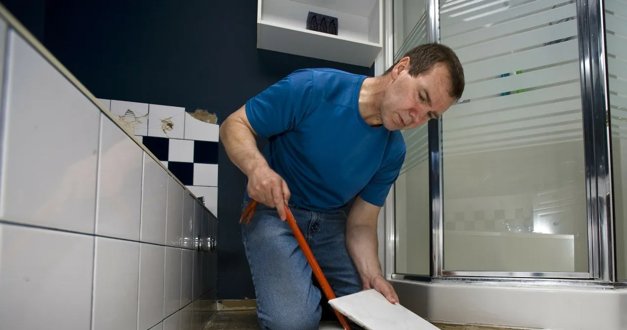 Zdjęcie Komu przysługuje dofinansowanie na remont łazienki? Sprawdź, kto może skorzystać