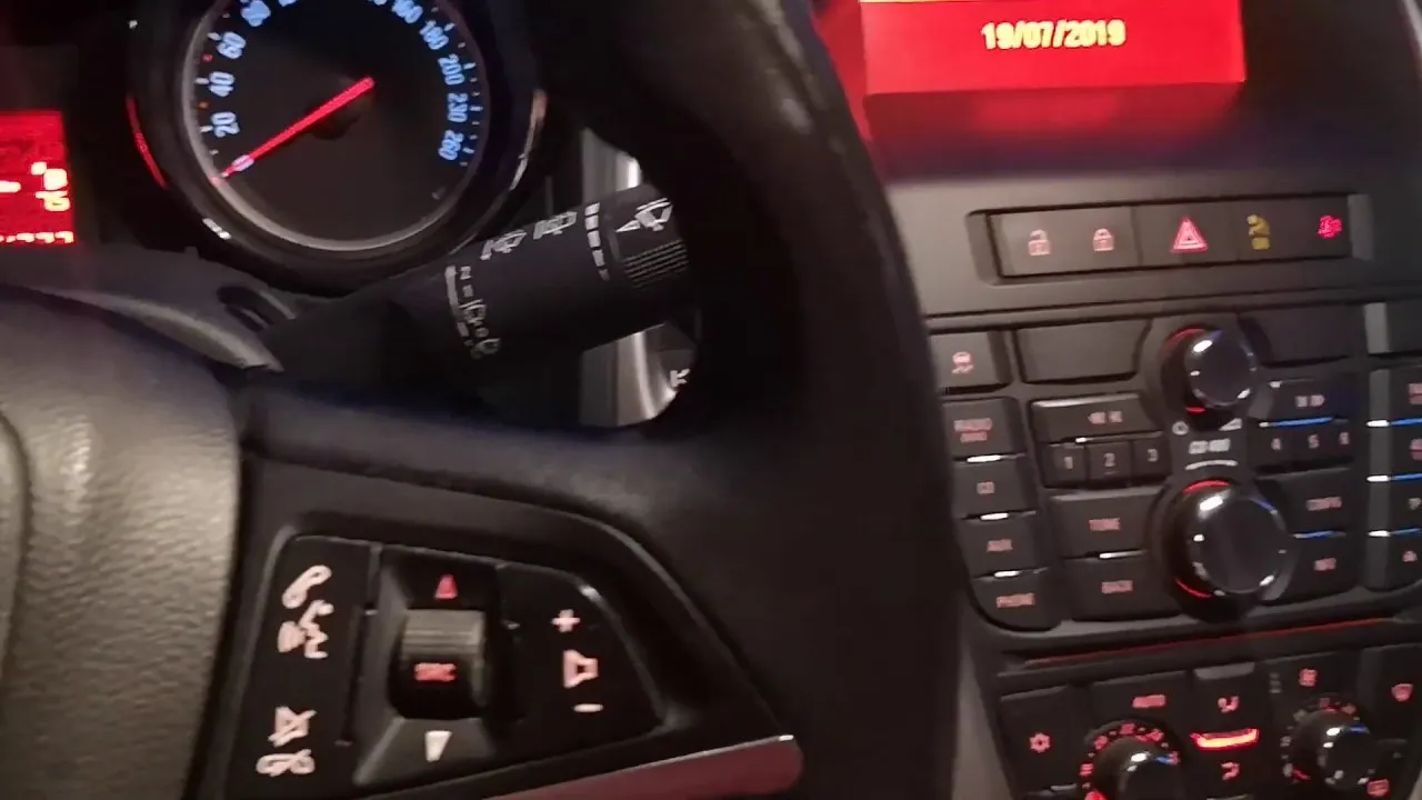 Zdjęcie Jak włączyć Bluetooth w Opel Astra J i cieszyć się muzyką bez kabli