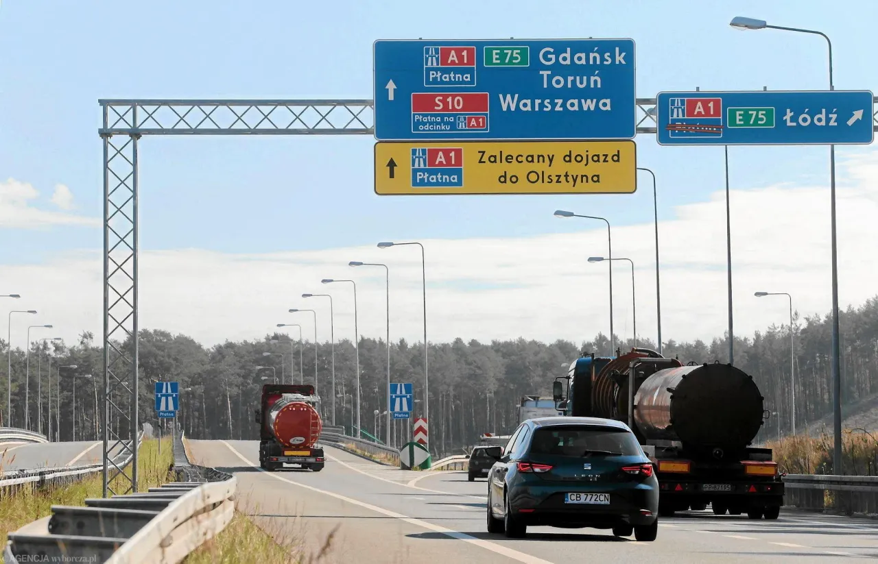 Zdjęcie Czy motocyklem można jeździć po autostradzie? Sprawdź przepisy i bezpieczeństwo