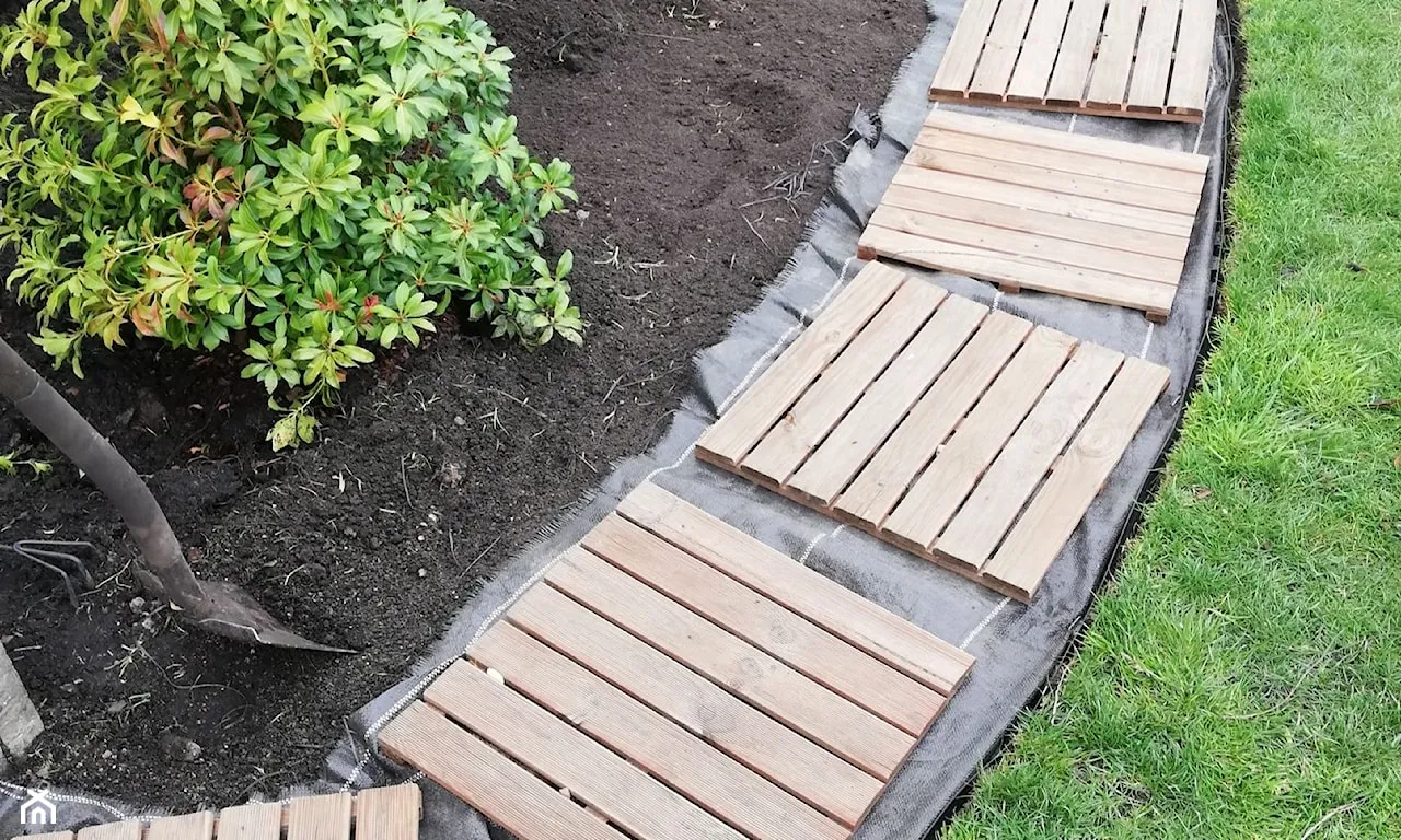 Zdjęcie Najlepsze materiały na ścieżkę w ogrodzie. Tanie i trwałe rozwiązania