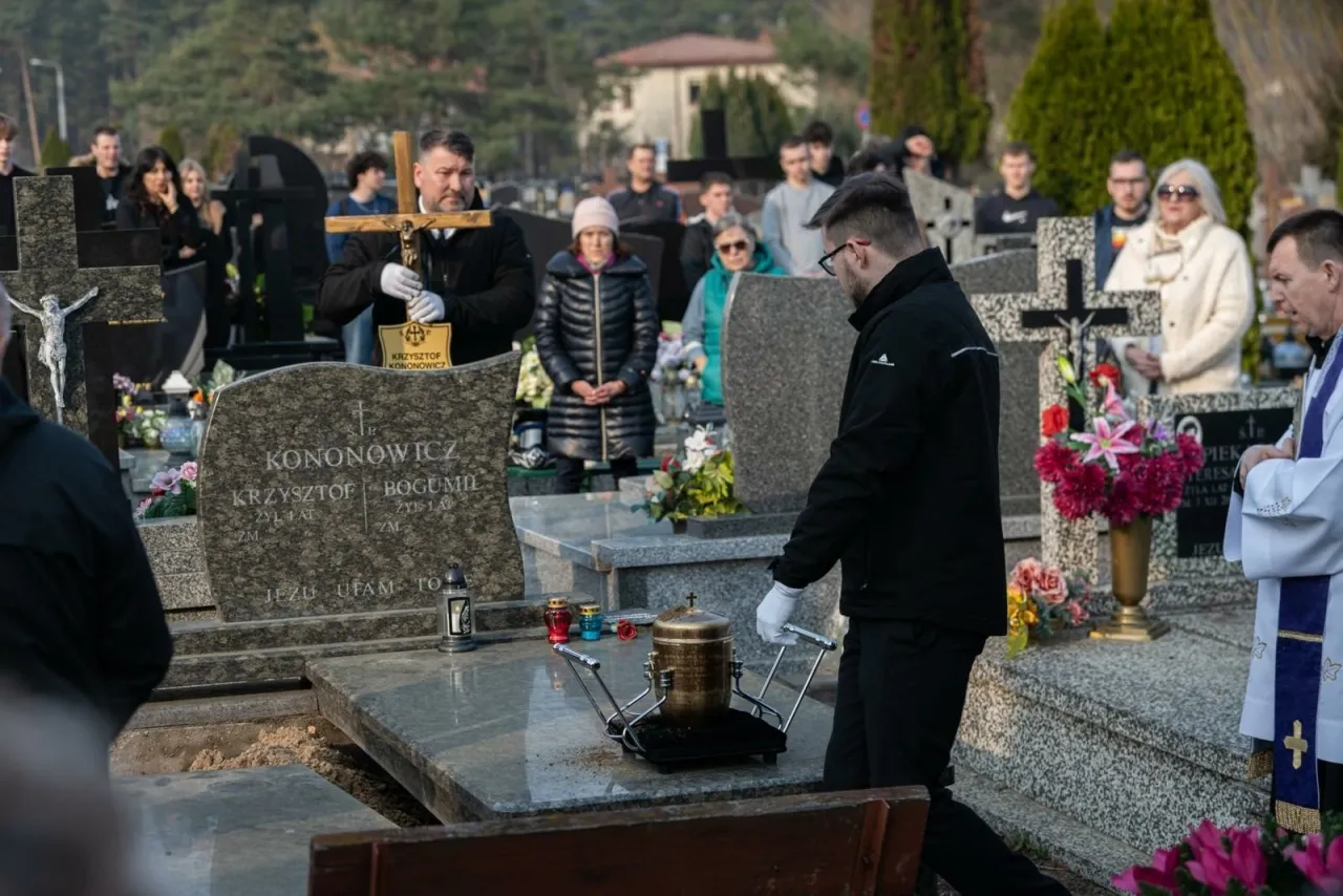 Zdjęcie Jak sprawdzić datę pogrzebu w Białymstoku - ważne informacje i porady