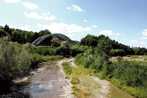Zdjęcie Rzeka nad którą leży Tarnów – odkryj tajemnice Białej i jej znaczenie